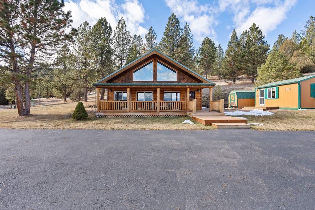2 Bedroom Single Family Home/House's Image 3