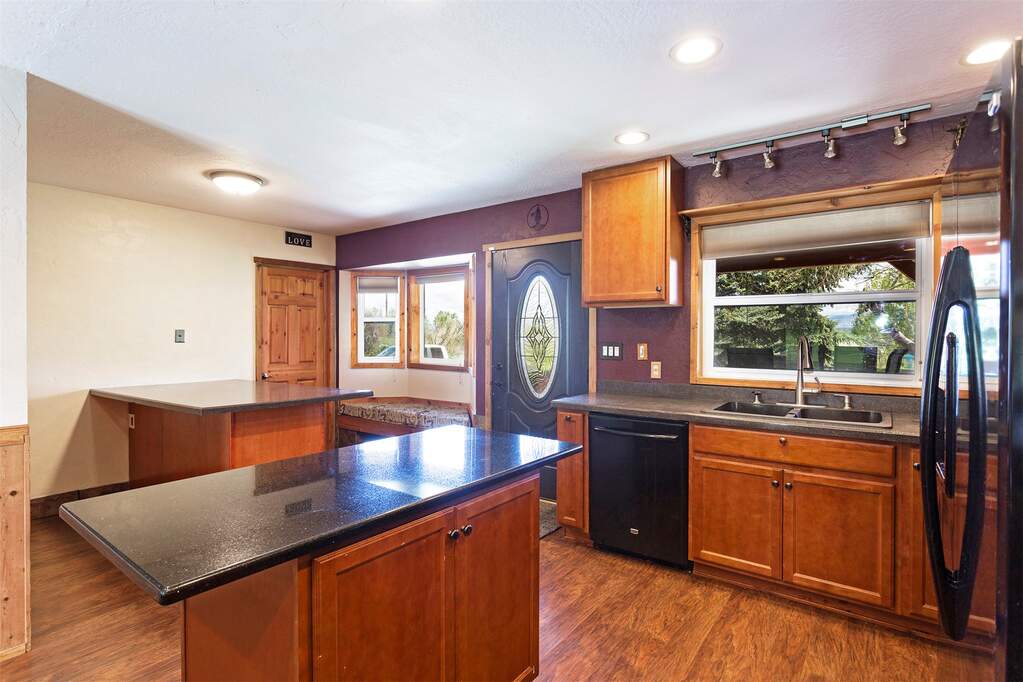 3 Bedroom Single Family Home/House's Image 17