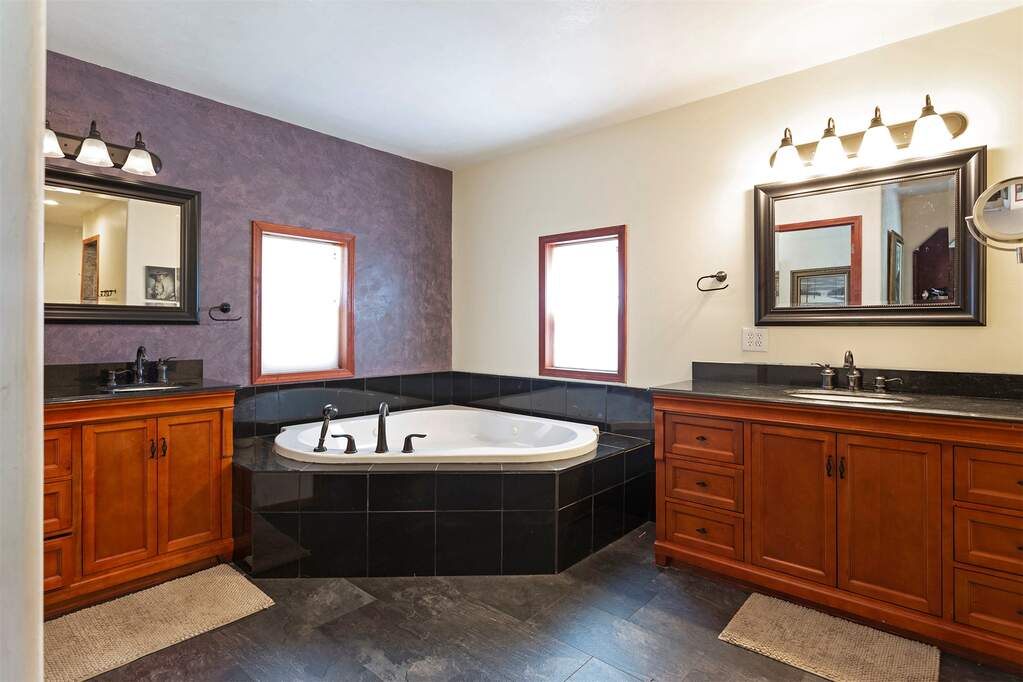 3 Bedroom Single Family Home/House's Image 32