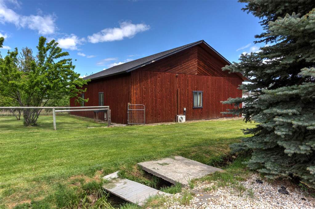 3 Bedroom Single Family Home/House's Image 49
