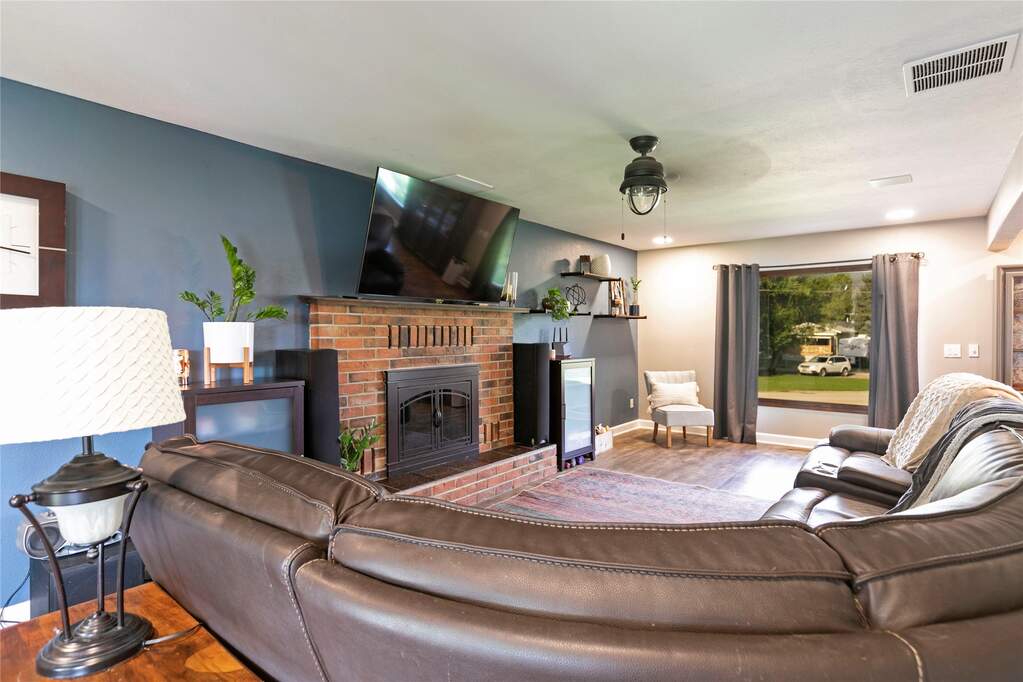 3 Bedroom Single Family Home/House's Image 8