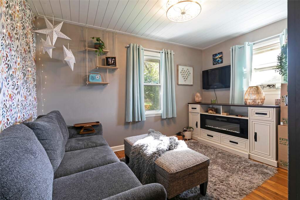 3 Bedroom Single Family Home/House's Image 14