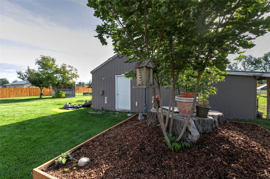 3 Bedroom Single Family Home/House's Image 32