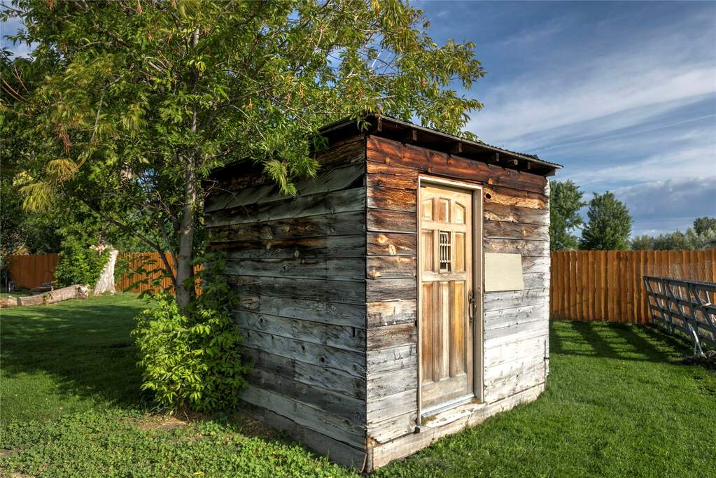 3 Bedroom Single Family Home/House's Image 35