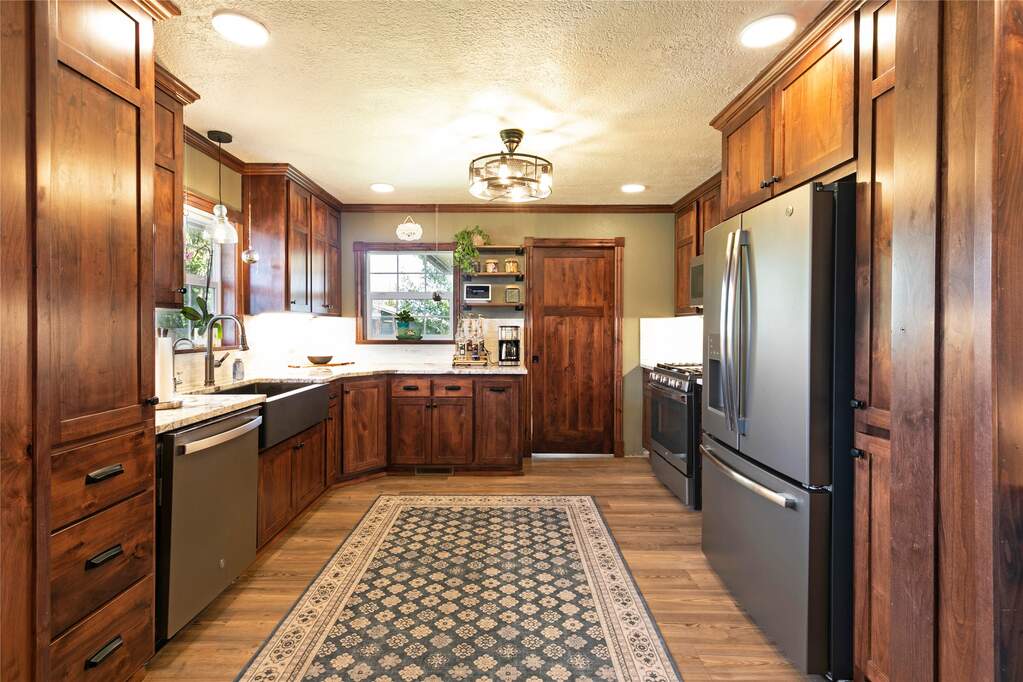 3 Bedroom Single Family Home/House's Image 3