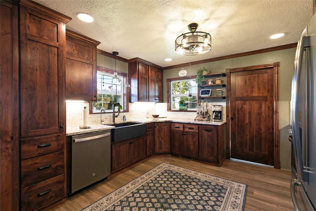 3 Bedroom Single Family Home/House's Image 4