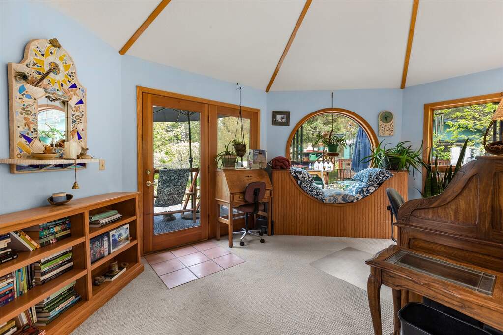 2 Bedroom Single Family Home/House's Image 18