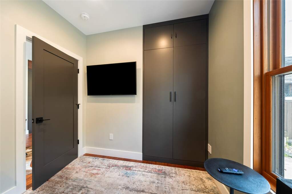 2 Bedroom Apartment/Flat's Image 20