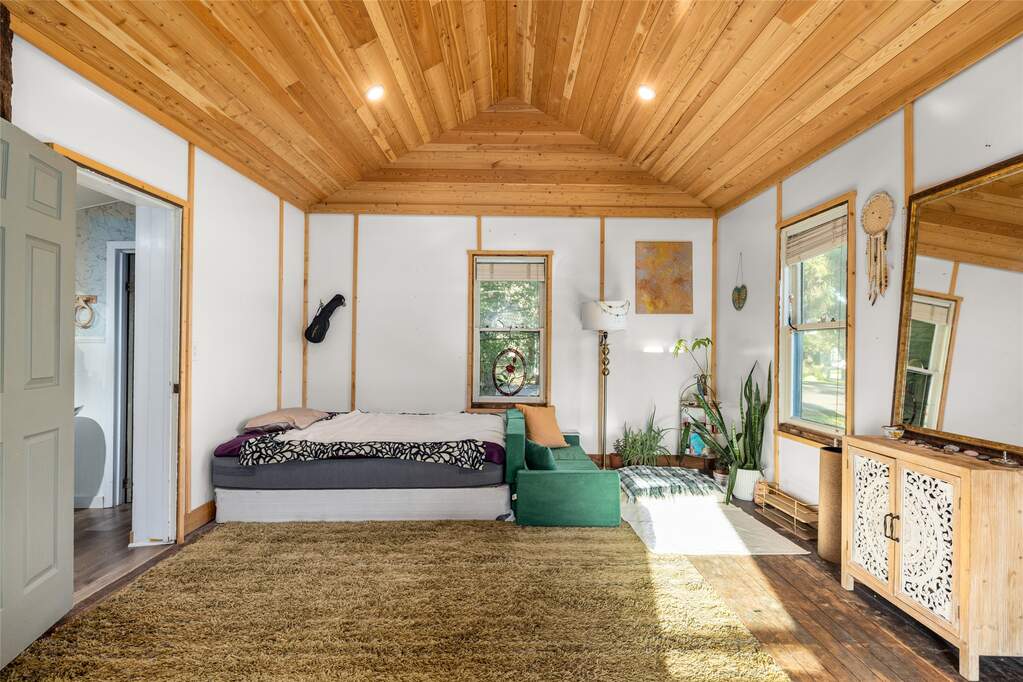 2 Bedroom Single Family Home/House's Image 9