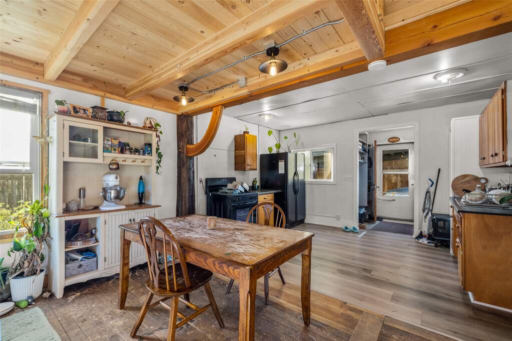 2 Bedroom Single Family Home/House's Image 3