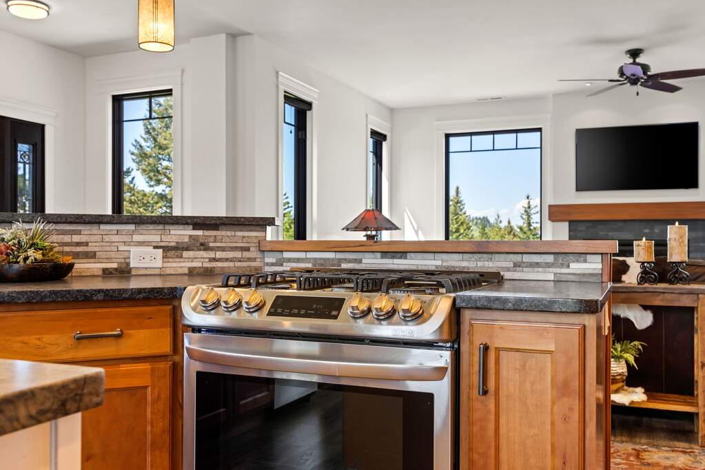 3 Bedroom Single Family Home/House's Image 8
