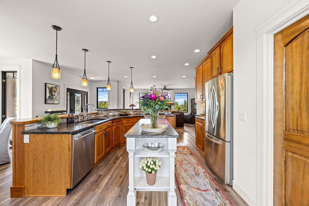 3 Bedroom Single Family Home/House's Image 4