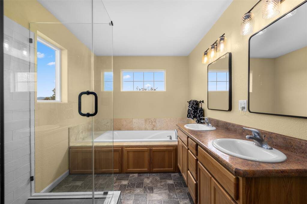 3 Bedroom Villa/Townhouse's Image 16