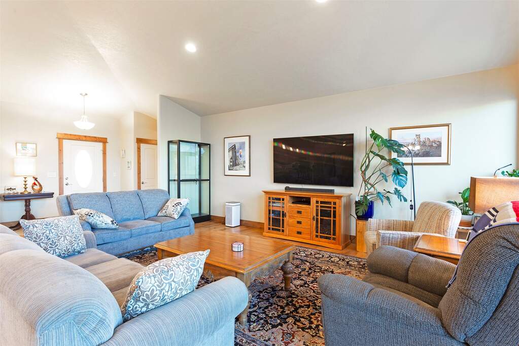 3 Bedroom Single Family Home/House's Image 17