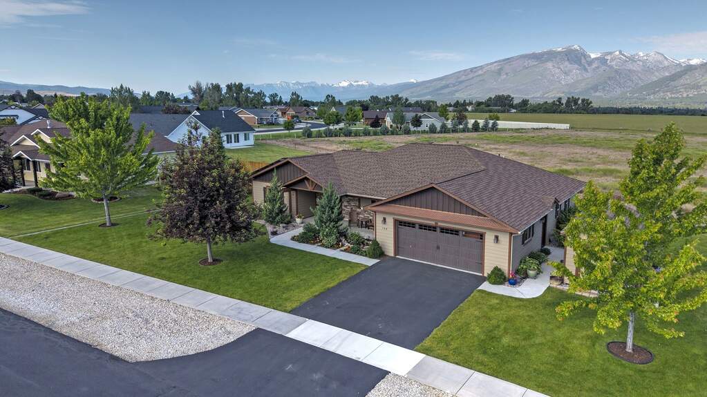 3 Bedroom Single Family Home/House's Image 38