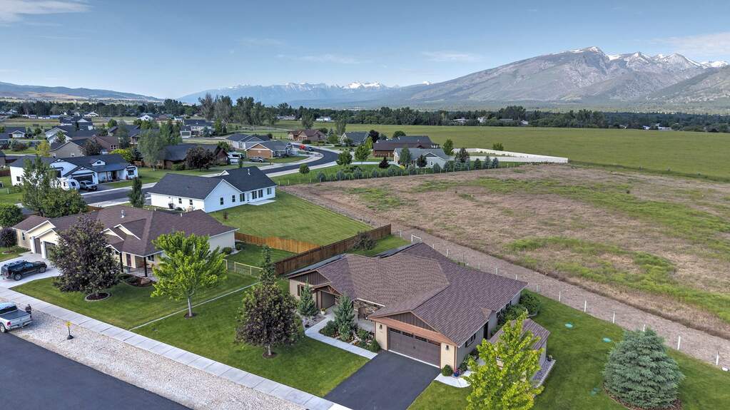 3 Bedroom Single Family Home/House's Image 39