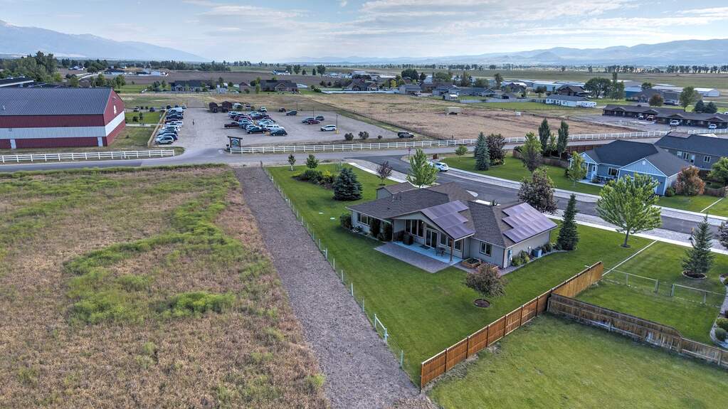 3 Bedroom Single Family Home/House's Image 42