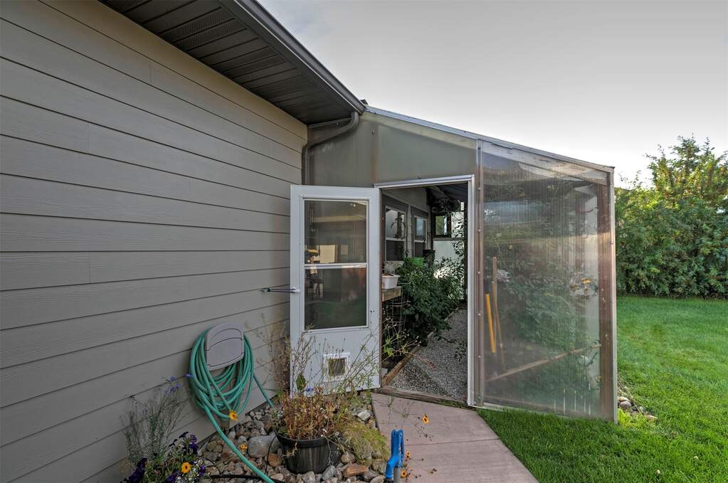 4 Bedroom Single Family Home/House's Image 8