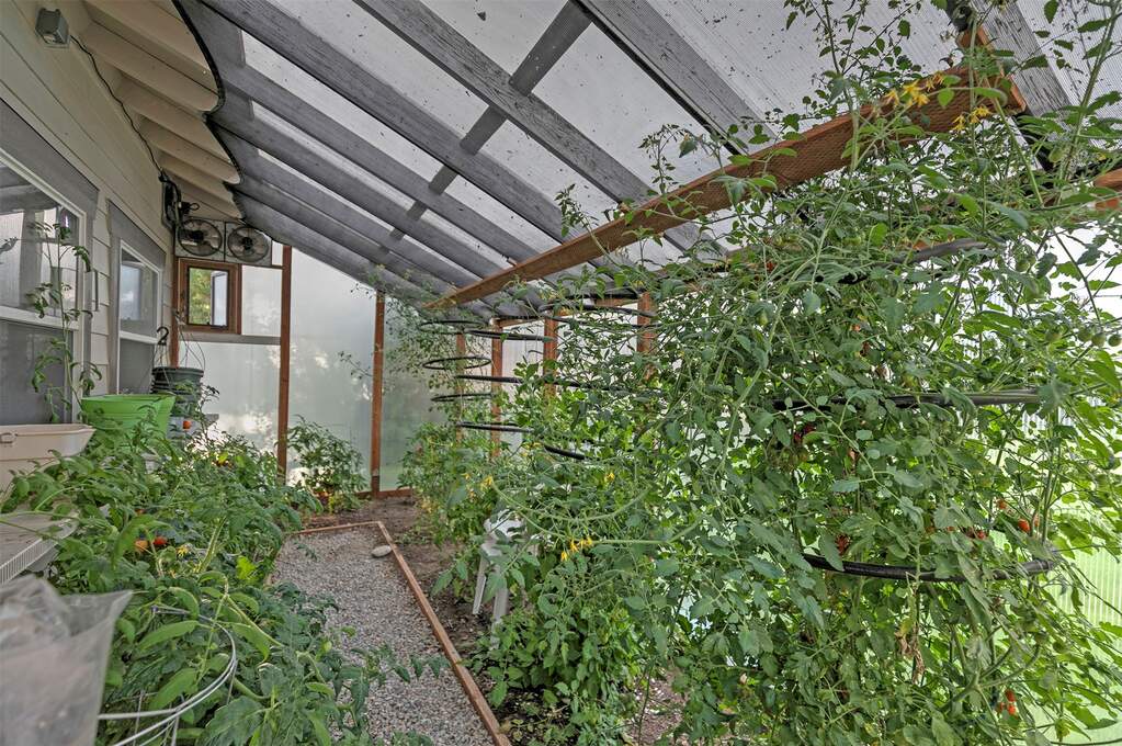 4 Bedroom Single Family Home/House's Image 9