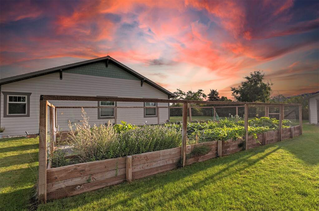 4 Bedroom Single Family Home/House's Image 10