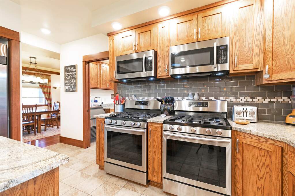 4 Bedroom Single Family Home/House's Image 32
