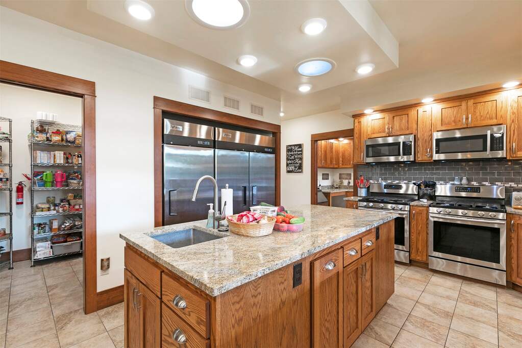 4 Bedroom Single Family Home/House's Image 33