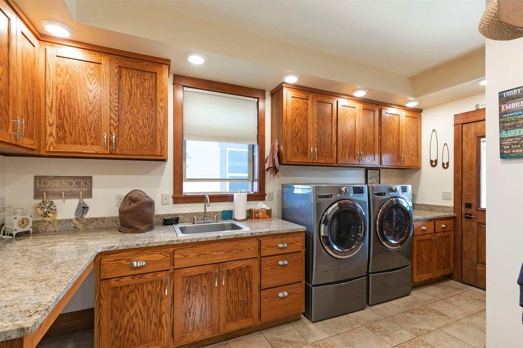 4 Bedroom Single Family Home/House's Image 39