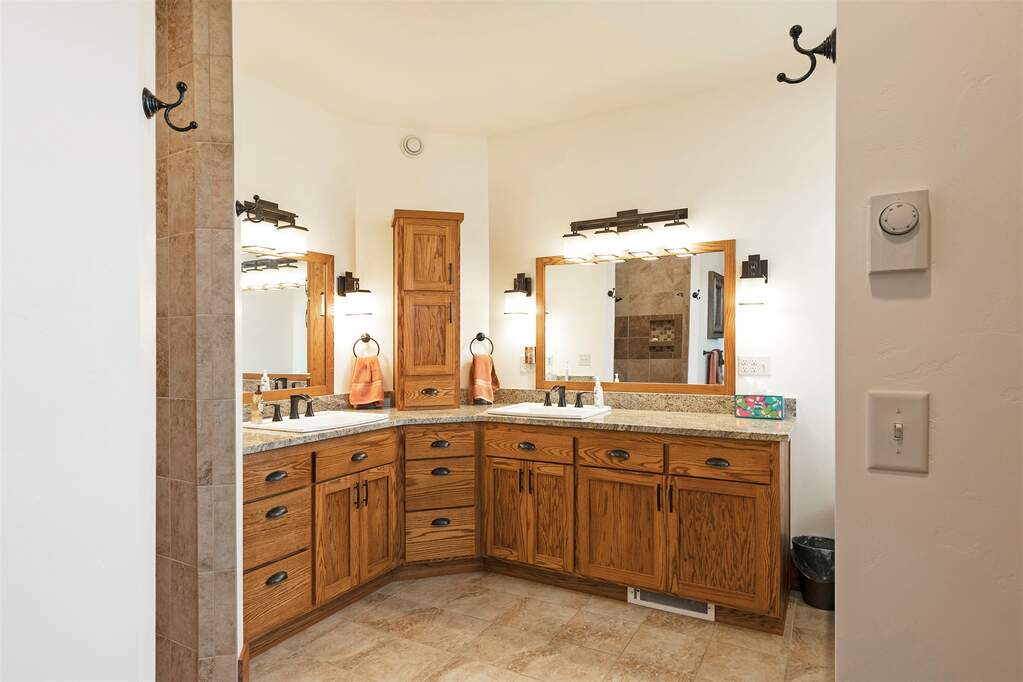 4 Bedroom Single Family Home/House's Image 44