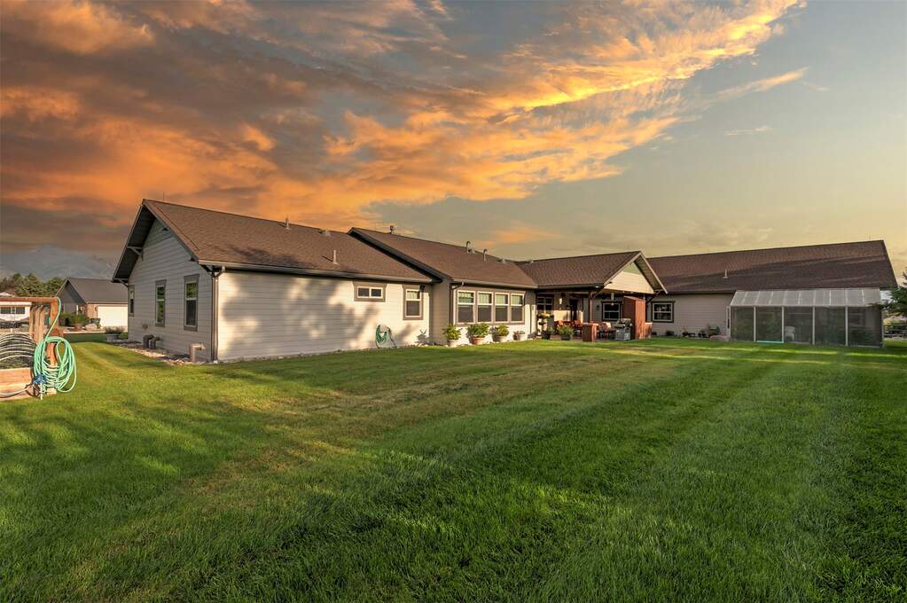 4 Bedroom Single Family Home/House's Image 3