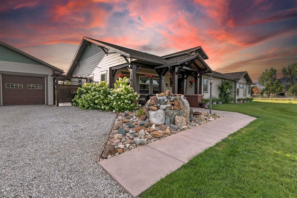 4 Bedroom Single Family Home/House's Image 4