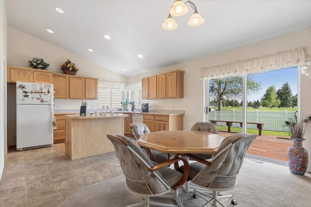 3 Bedroom Single Family Home/House's Image 8