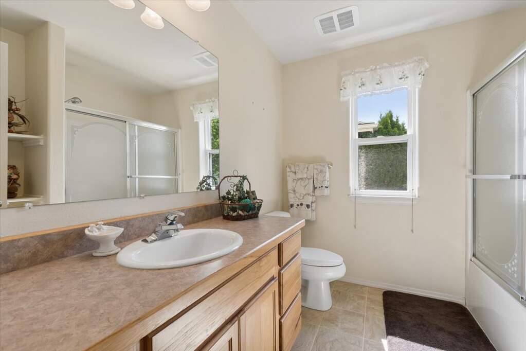 3 Bedroom Single Family Home/House's Image 17