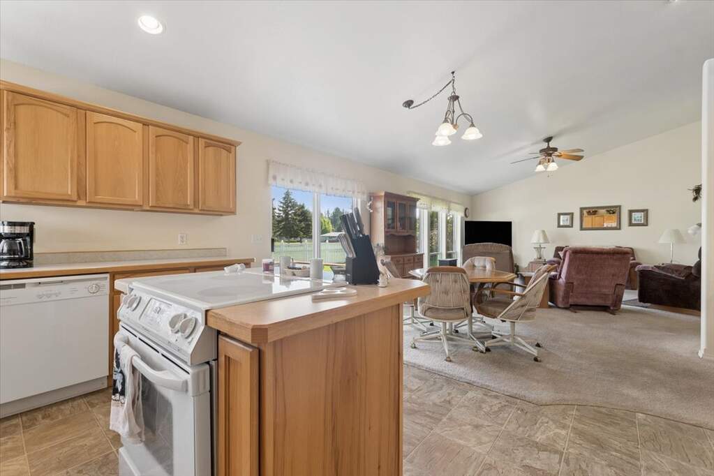 3 Bedroom Single Family Home/House's Image 6