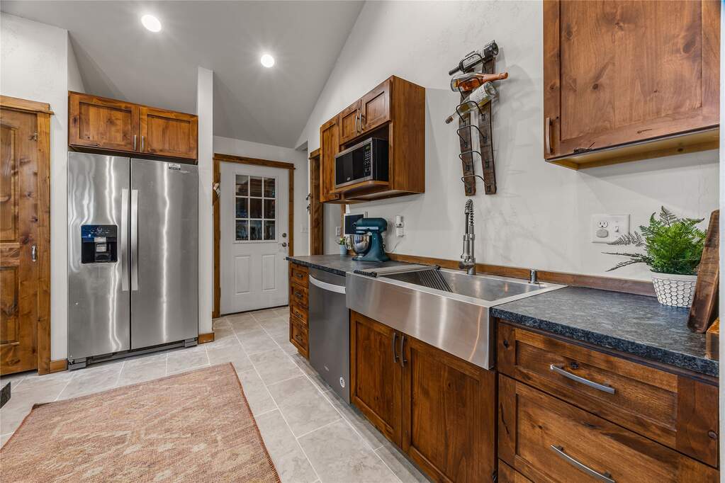 3 Bedroom Single Family Home/House's Image 3