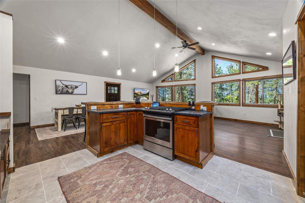 3 Bedroom Single Family Home/House's Image 5