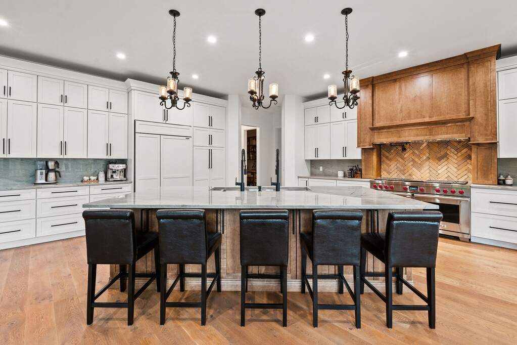 5 Bedroom Single Family Home/House's Image 17