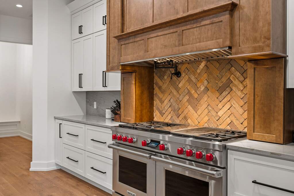5 Bedroom Single Family Home/House's Image 23