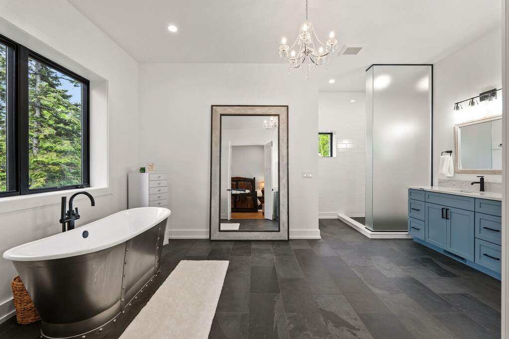 5 Bedroom Single Family Home/House's Image 31