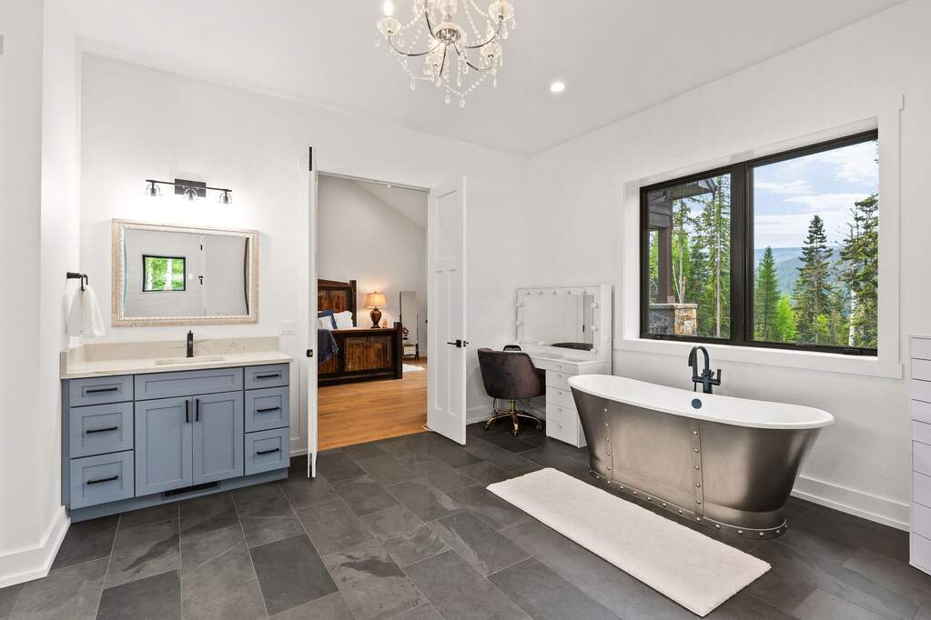 5 Bedroom Single Family Home/House's Image 32