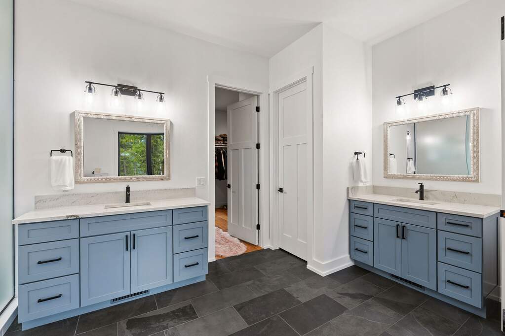 5 Bedroom Single Family Home/House's Image 34