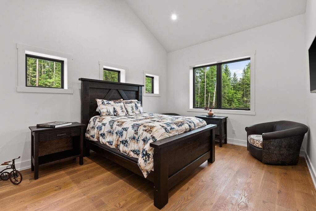 5 Bedroom Single Family Home/House's Image 36