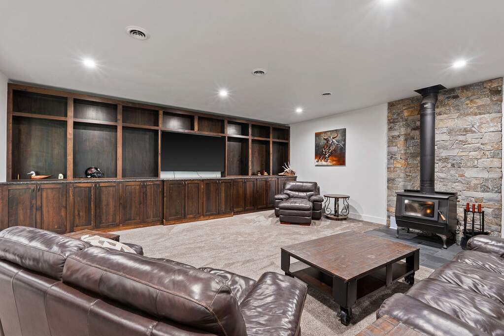 5 Bedroom Single Family Home/House's Image 46