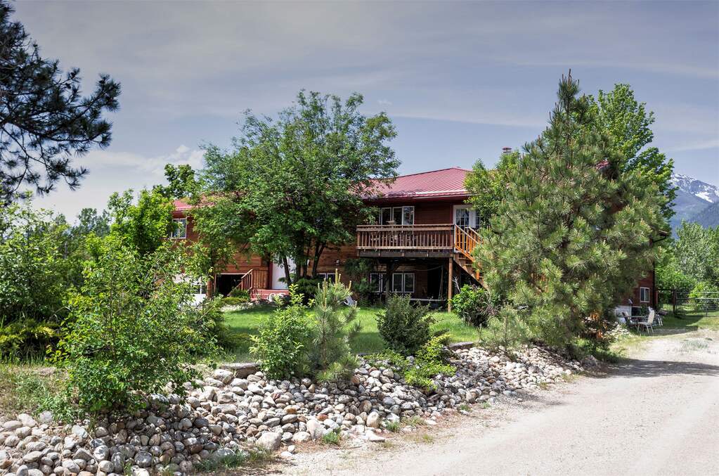 6 Bedroom Single Family Home/House's Image 9