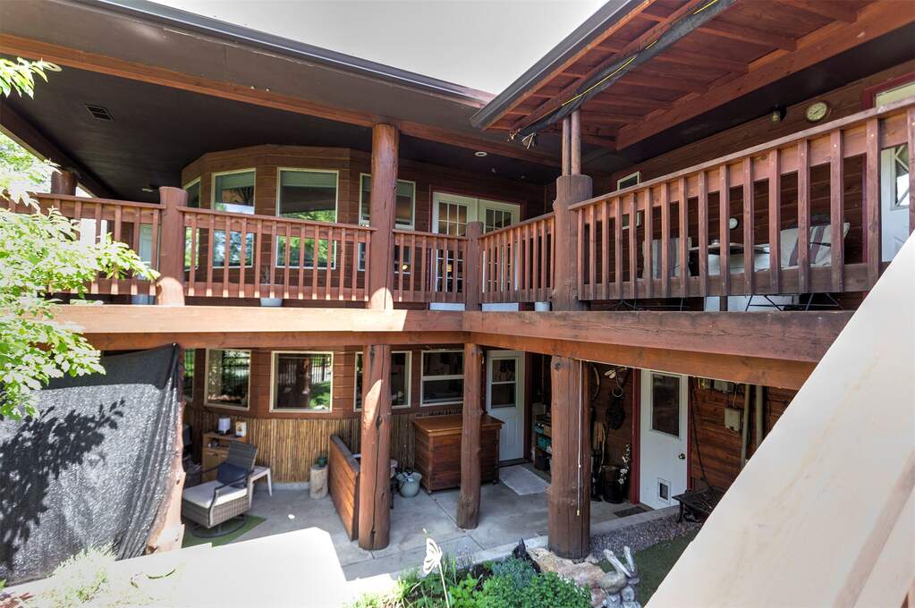 6 Bedroom Single Family Home/House's Image 23