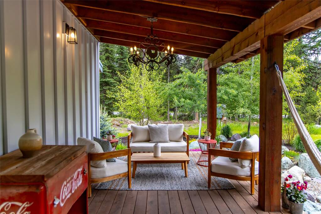 13 Bedroom Single Family Home/House's Image 100
