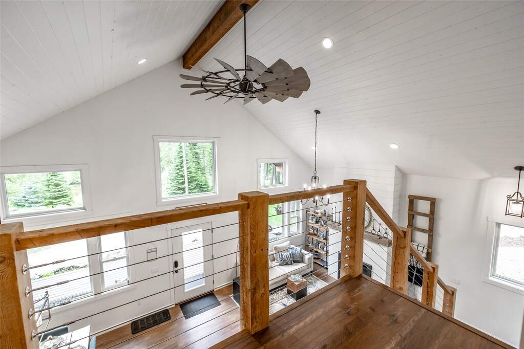 13 Bedroom Single Family Home/House's Image 22