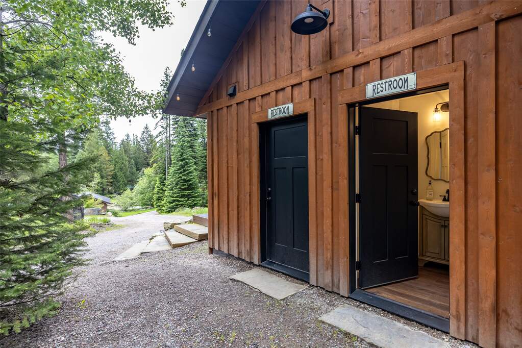 13 Bedroom Single Family Home/House's Image 77