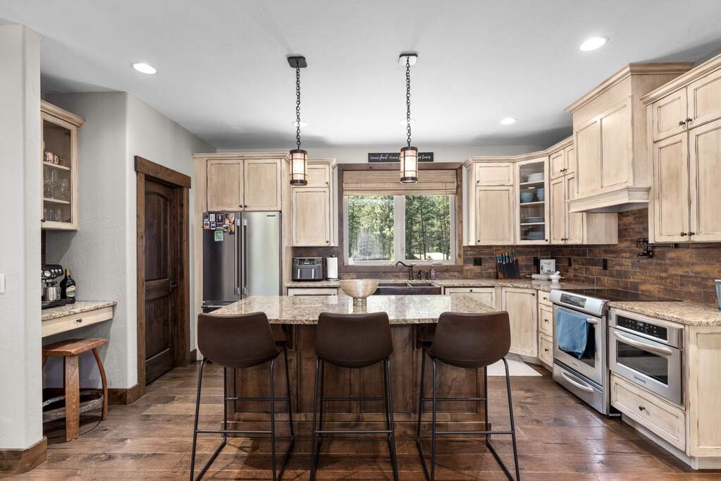 4 Bedroom Single Family Home/House's Image 9