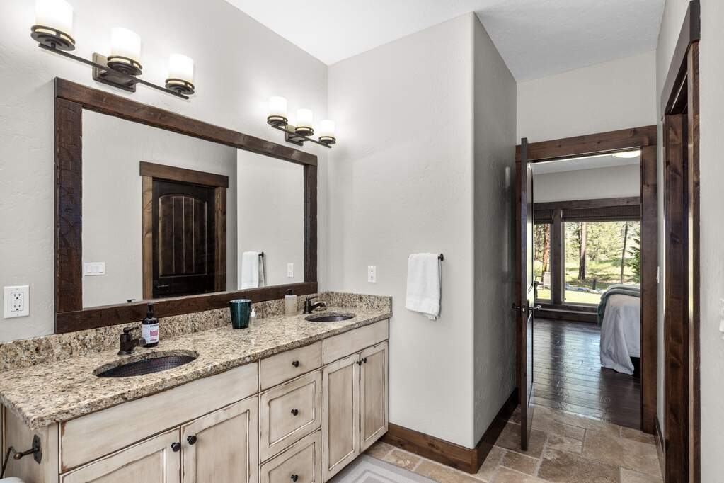 4 Bedroom Single Family Home/House's Image 20