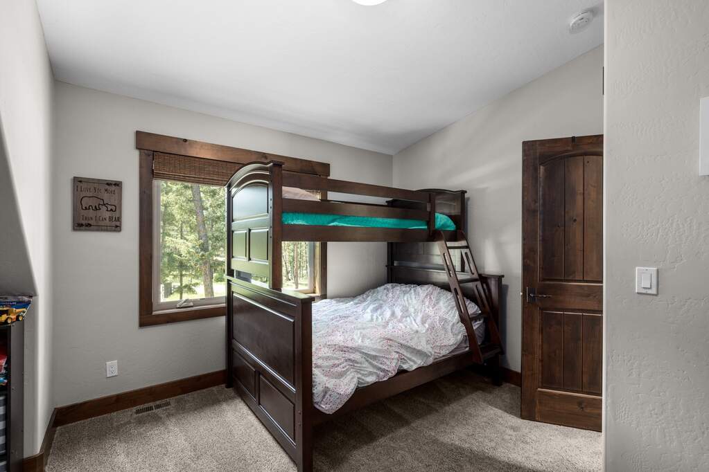 4 Bedroom Single Family Home/House's Image 33